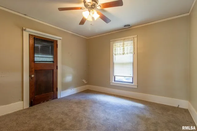 $162,900 | 1030 North Cedar Street, Galesburg, IL 61401