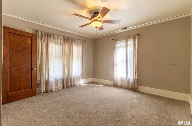 $162,900 | 1030 North Cedar Street, Galesburg, IL 61401