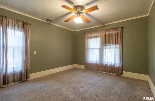 $162,900 | 1030 North Cedar Street, Galesburg, IL 61401