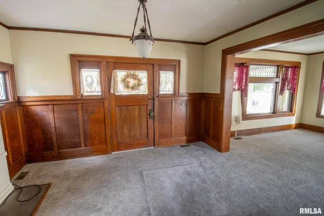 $162,900 | 1030 North Cedar Street, Galesburg, IL 61401