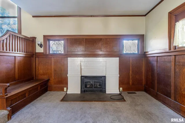 $162,900 | 1030 North Cedar Street, Galesburg, IL 61401