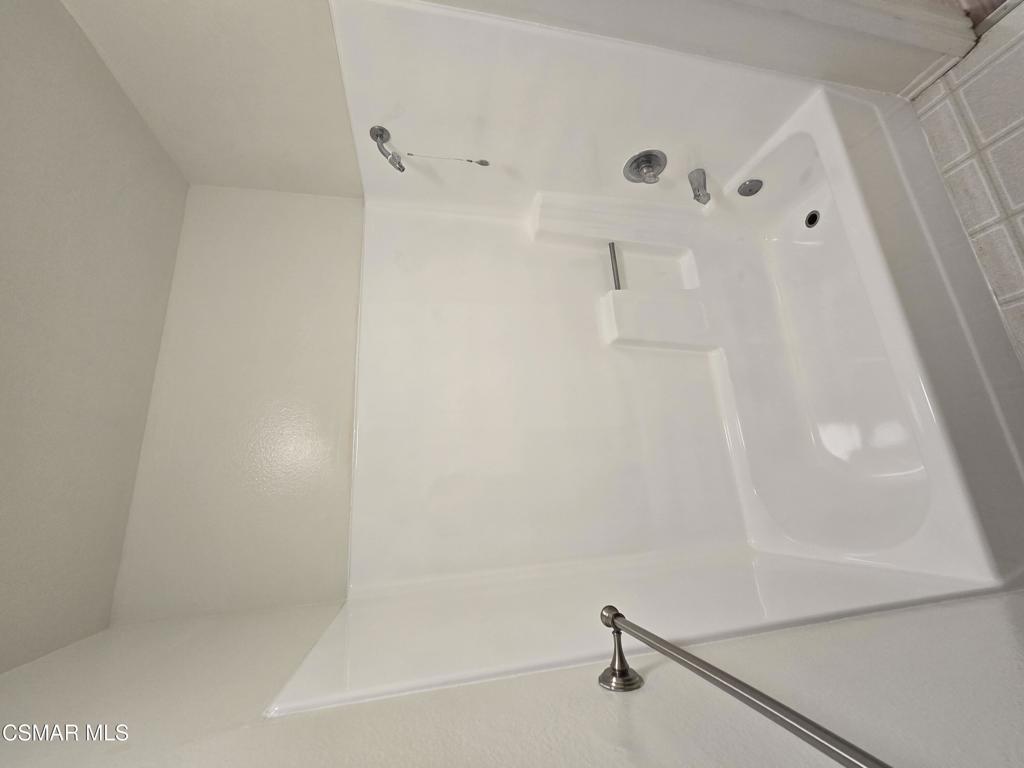 1778 Sinaloa Road, Unit 294 Simi Valley, CA 93065 - Photo 8 of 13 a bathroom with a bathtub