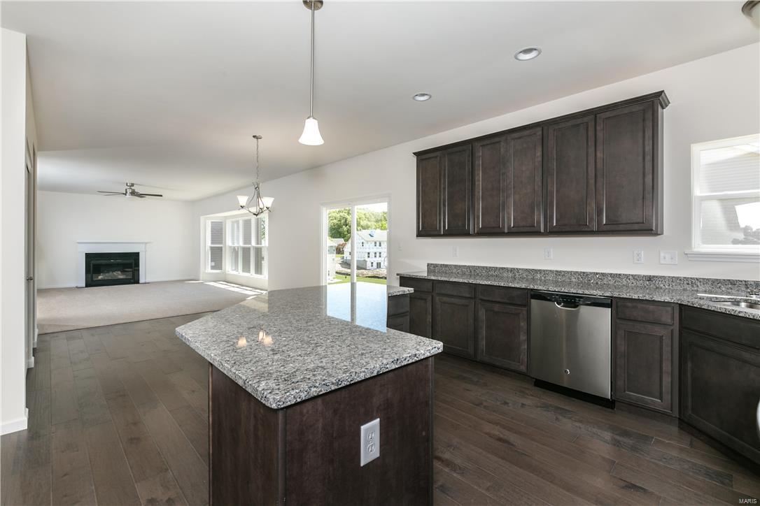 400 Susan Road Oakville, MO 63129 - Photo 12 of 34