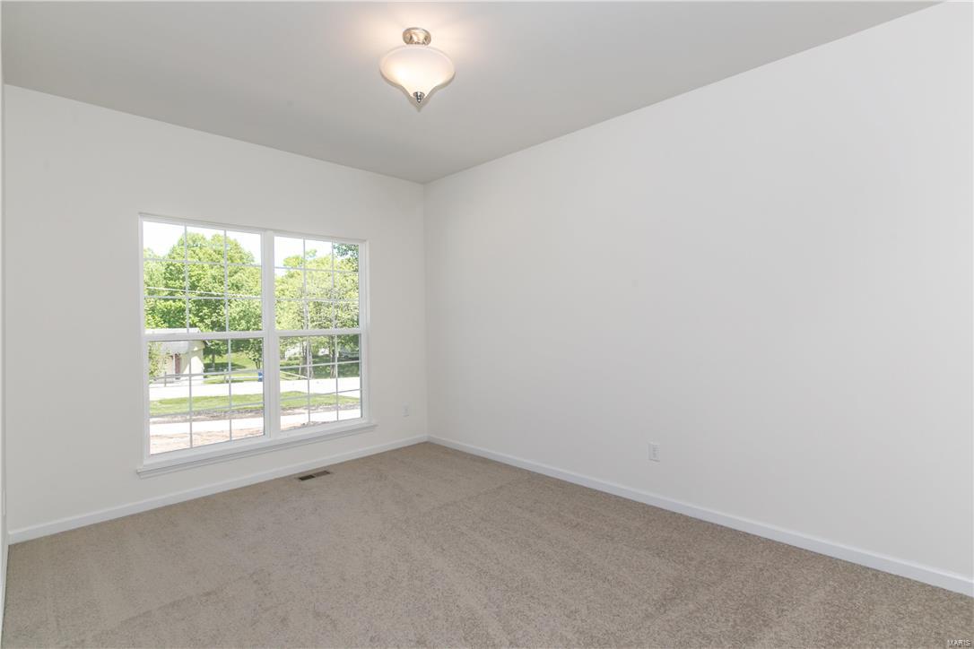 400 Susan Road Oakville, MO 63129 - Photo 4 of 34
