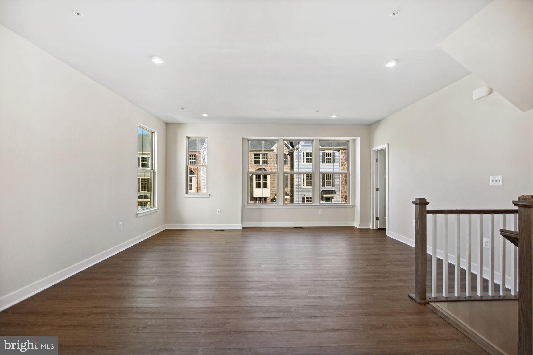 MAIN LEVEL - OPEN CONCEPT