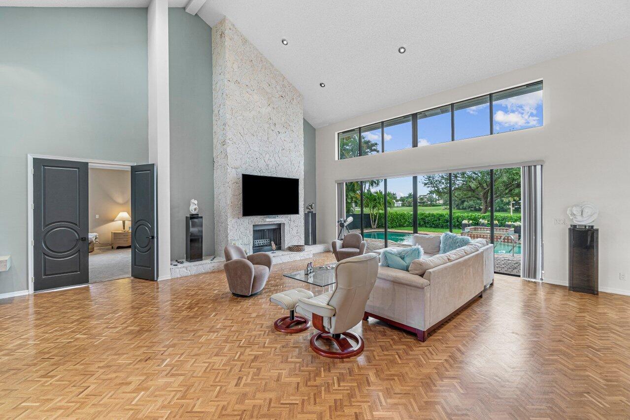 4295 Bocaire Boulevard Boca Raton, FL 33487 - Photo 6 of 37 006-4295BocaireBoulevard-BocaRaton-FL-33