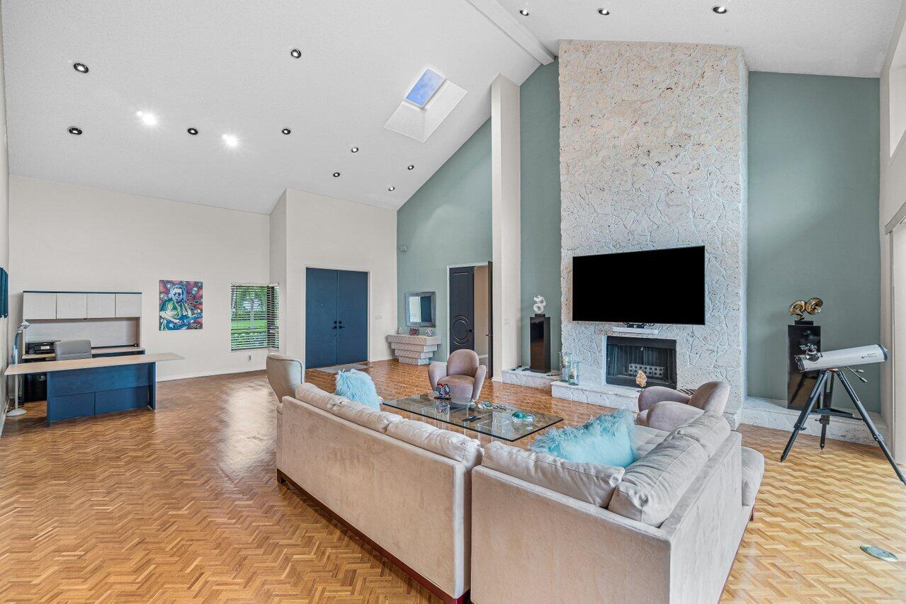 4295 Bocaire Boulevard Boca Raton, FL 33487 - Photo 7 of 37 007-4295BocaireBoulevard-BocaRaton-FL-33