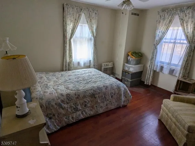 $349,900 | 182 Highway 31, Hampton, NJ 08827