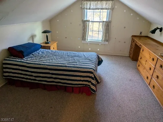 $349,900 | 182 Highway 31, Hampton, NJ 08827