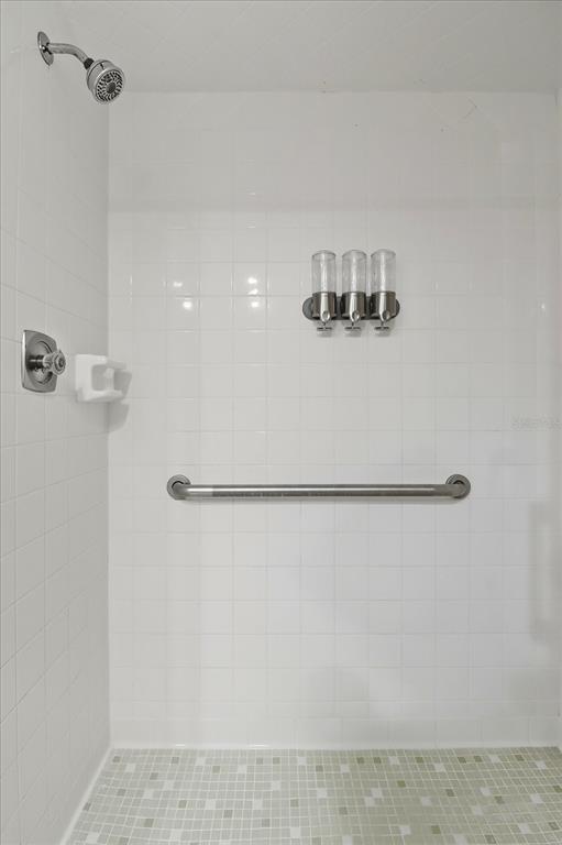 25 Jamaica Street Homosassa, FL 34446 - Photo 29 of 49 a view of a hallway