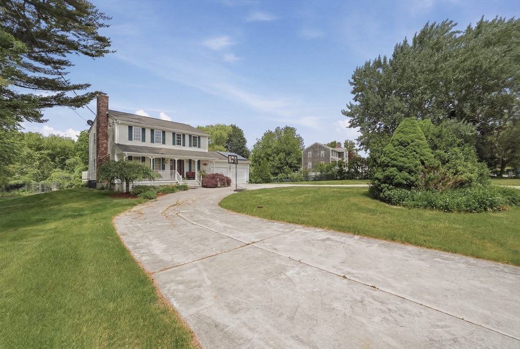 1527 Main Street Acushnet, MA 02743 - Photo 7 of 32