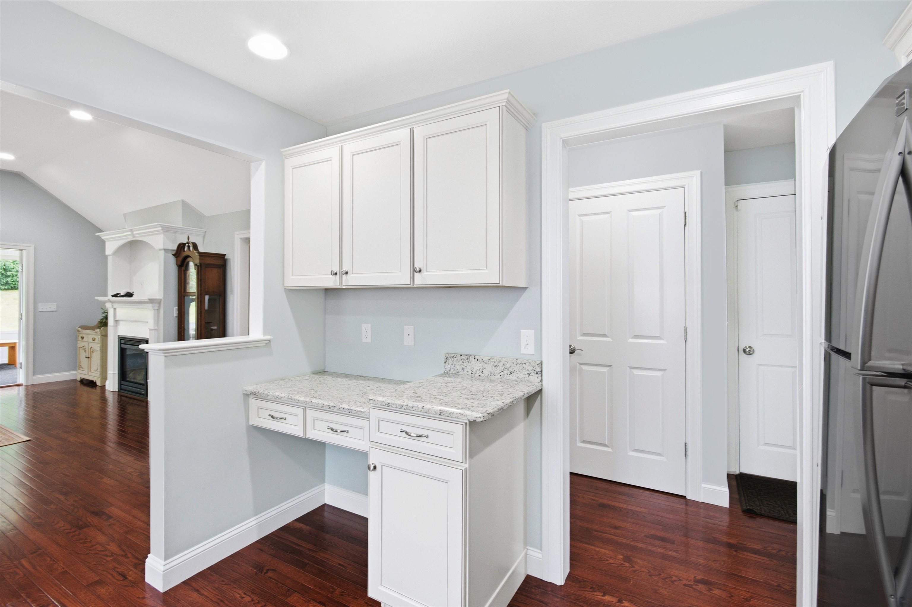 19 Furnival Road Nashua, NH 03064 - Photo 7 of 35 Gallery Image 7