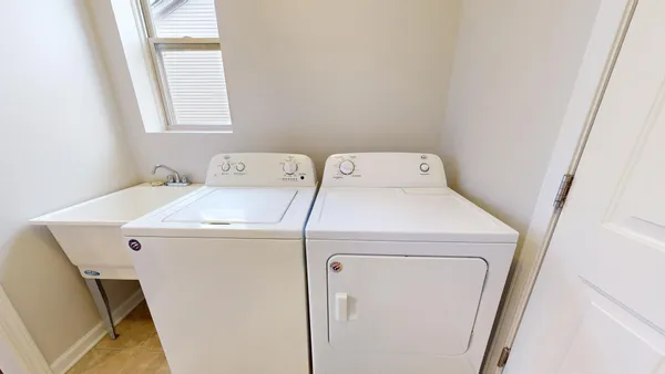 $2,600 | 8328 Stamford Road, Ypsilanti, MI 48198