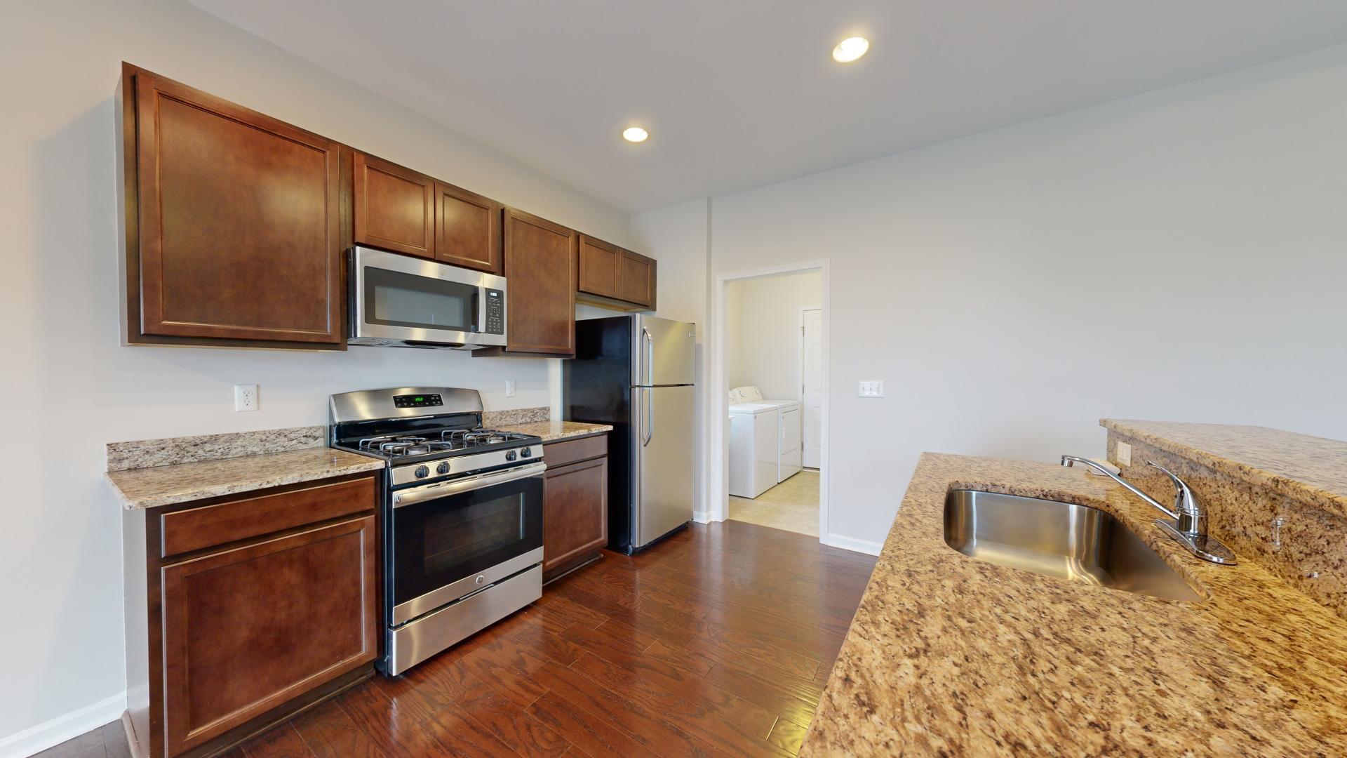 8328 Stamford Road Ypsilanti, MI 48198 - Photo 6 of 21 Kitchen