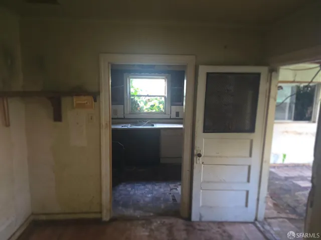 $425,000 | 8336 Ney Avenue, Oakland, CA 94605