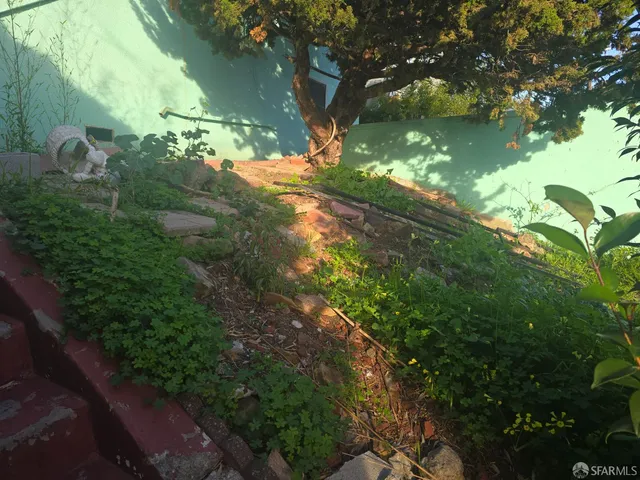 $425,000 | 8336 Ney Avenue, Oakland, CA 94605