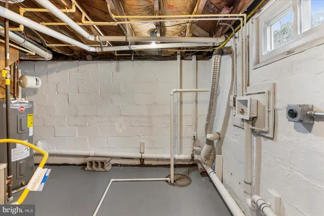 a view of utility room