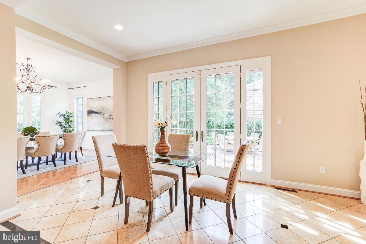 9607 Singleton Drive Bethesda, MD 20817 - Photo 12 of 63