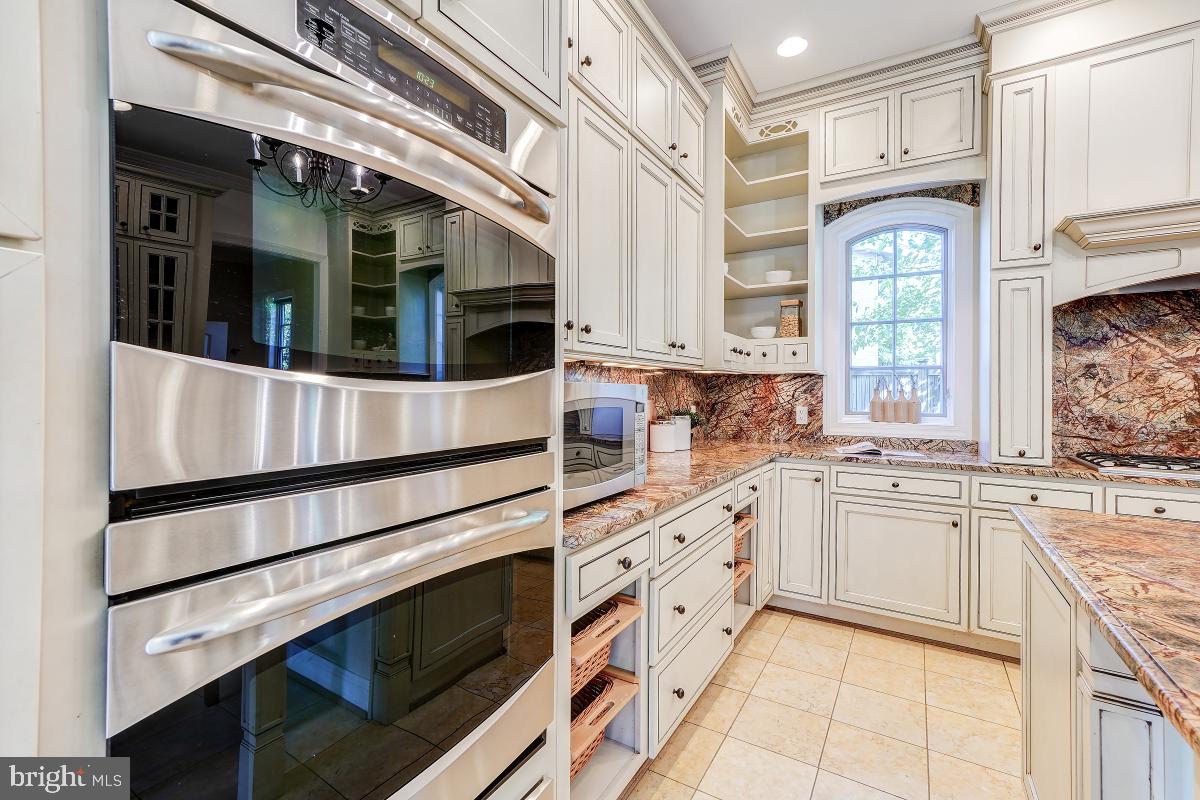 9607 Singleton Drive Bethesda, MD 20817 - Photo 18 of 63