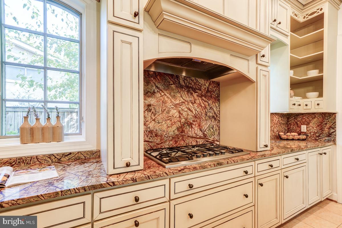 9607 Singleton Drive Bethesda, MD 20817 - Photo 20 of 63