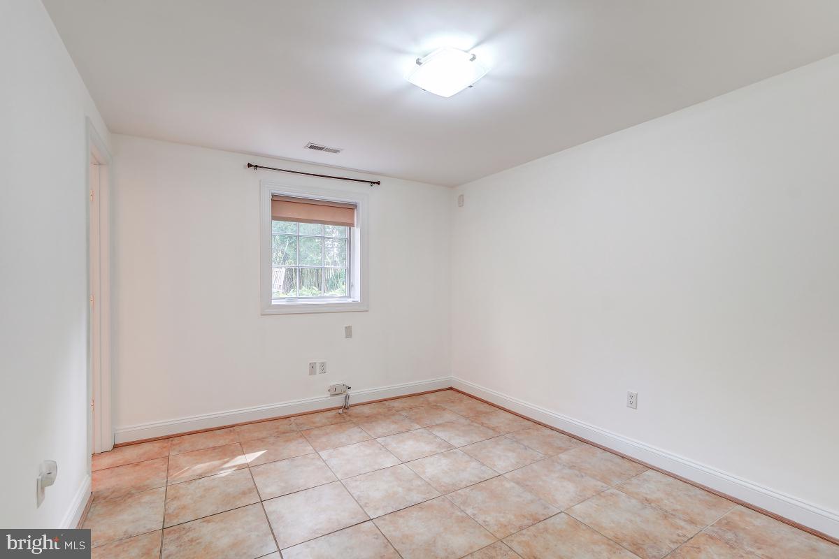 9607 Singleton Drive Bethesda, MD 20817 - Photo 55 of 63