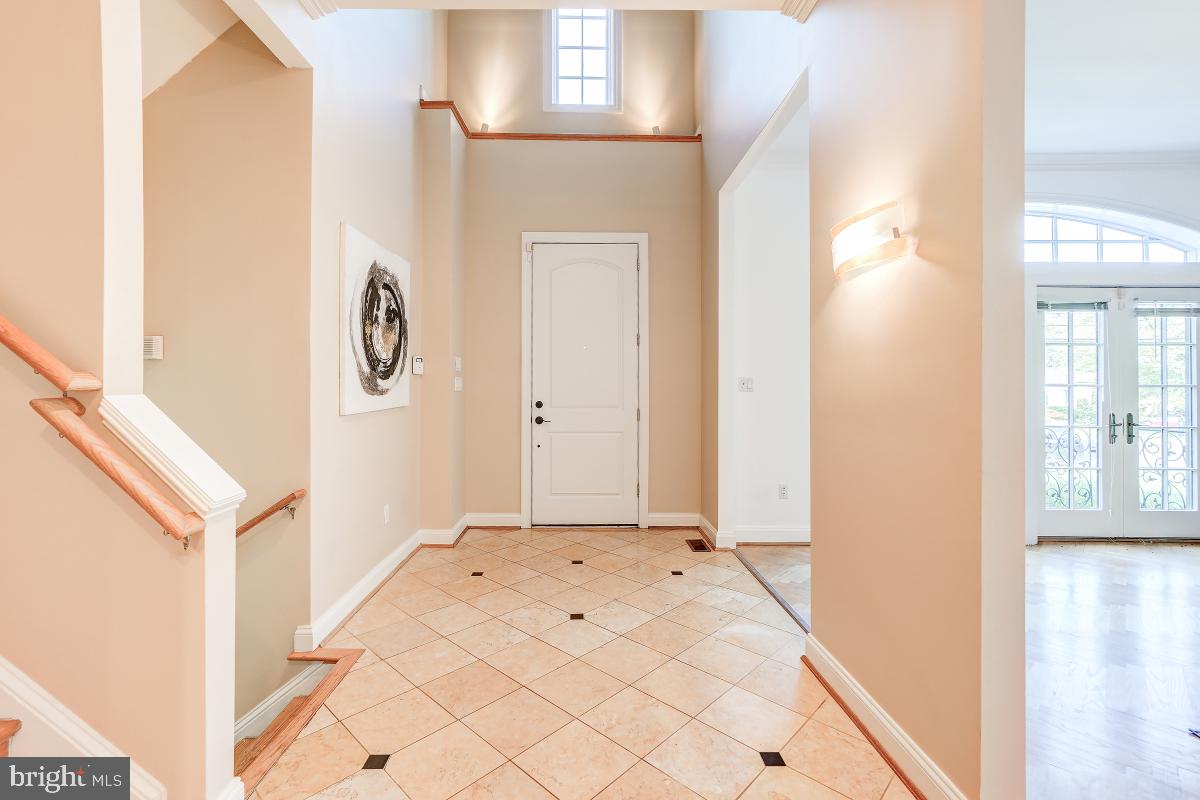 9607 Singleton Drive Bethesda, MD 20817 - Photo 6 of 63