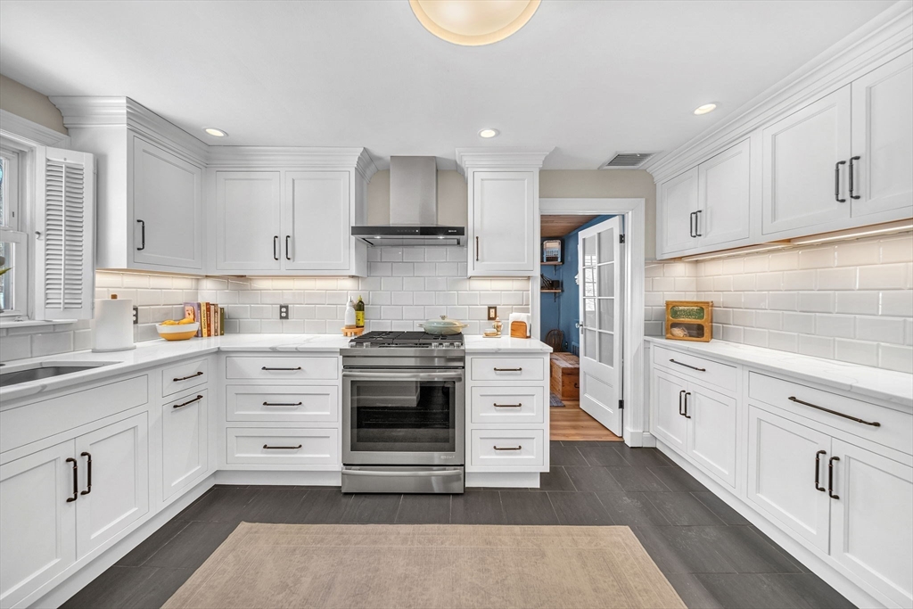 87 Buchanan Road Boston, MA 02132 - Photo 7 of 41