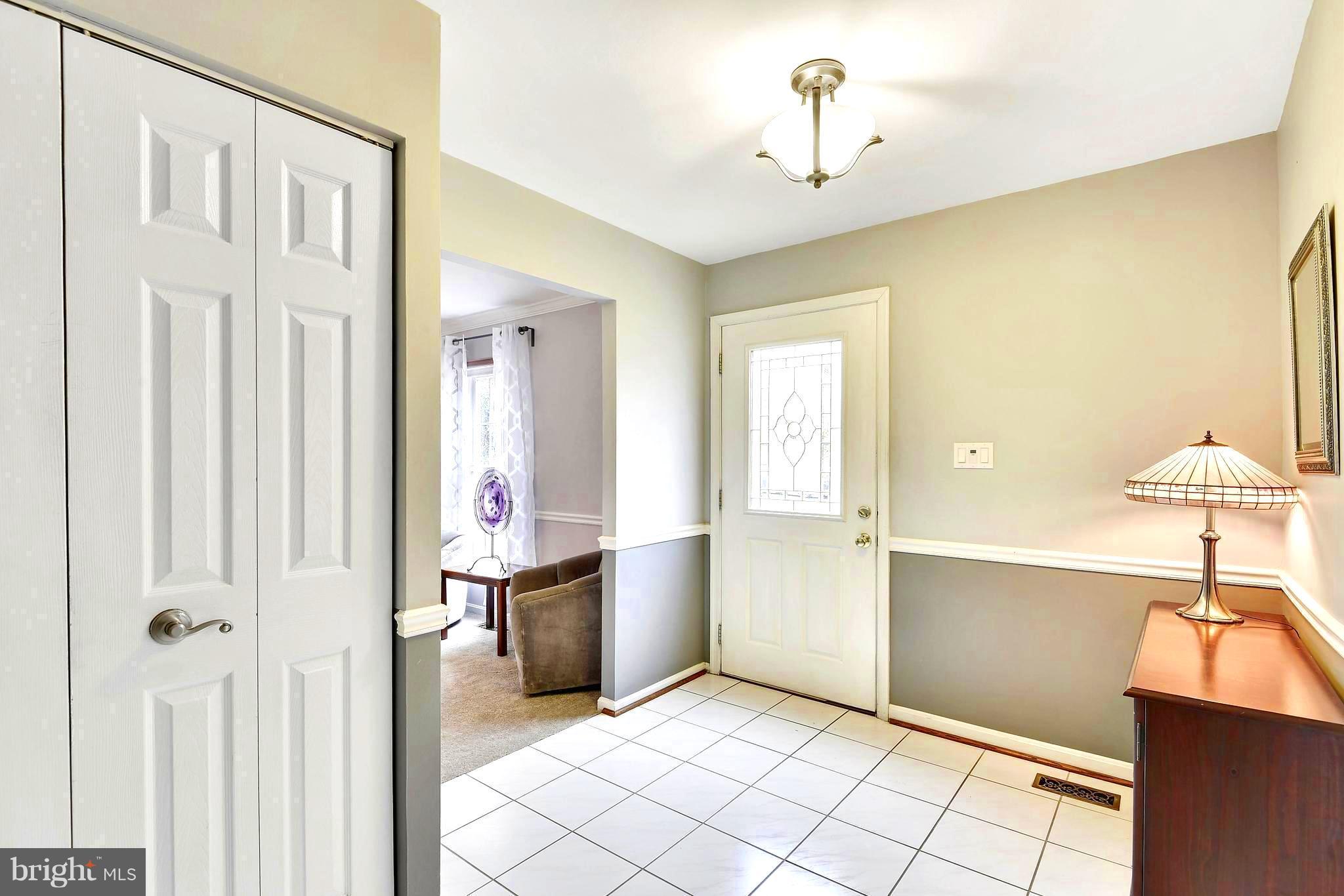 15033 Joshua Tree Road Gaithersburg, MD 20878 - Photo 12 of 28 Spacious foyer