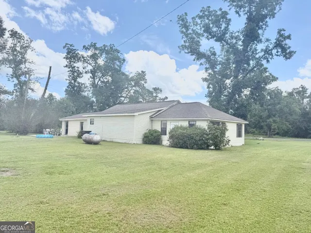 $196,500 | 3439 East River Road, Lumber City, GA 31549