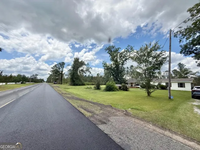 $196,500 | 3439 East River Road, Lumber City, GA 31549
