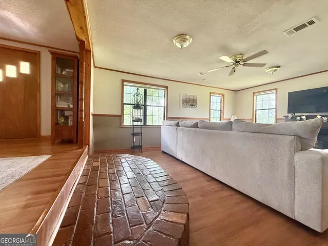 $196,500 | 3439 East River Road, Lumber City, GA 31549