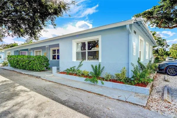 $1,650 | 2302 Taylor Street, Unit 4, Hollywood, FL 33020