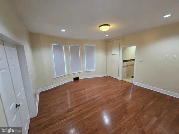 $1,000 | 147 West Douglass Street, Reading, PA 19601