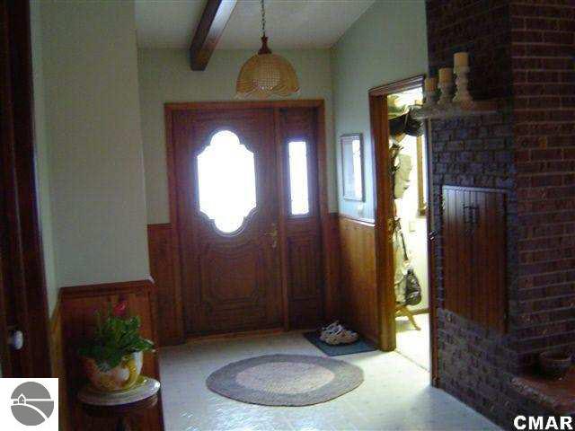 6973 East Pleasant Valley Road Shepherd, MI 48883 - Photo 10 of 17 1773422-9.JPG