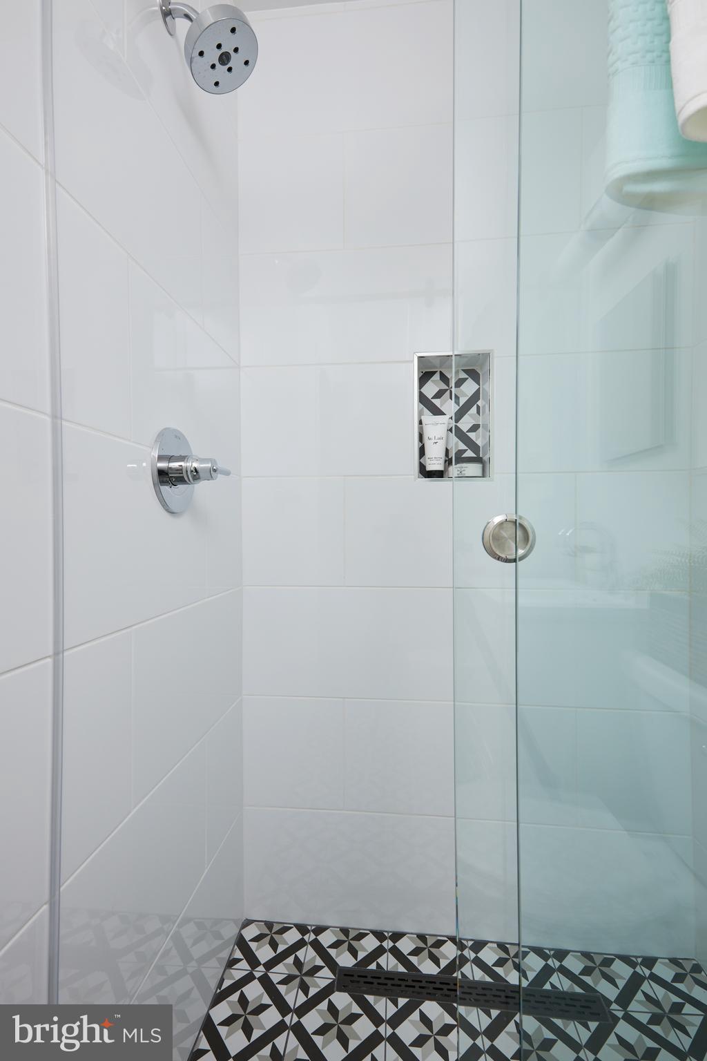 2408 Harmon Road Silver Spring, MD 20902 - Photo 21 of 38 Walk-in master shower