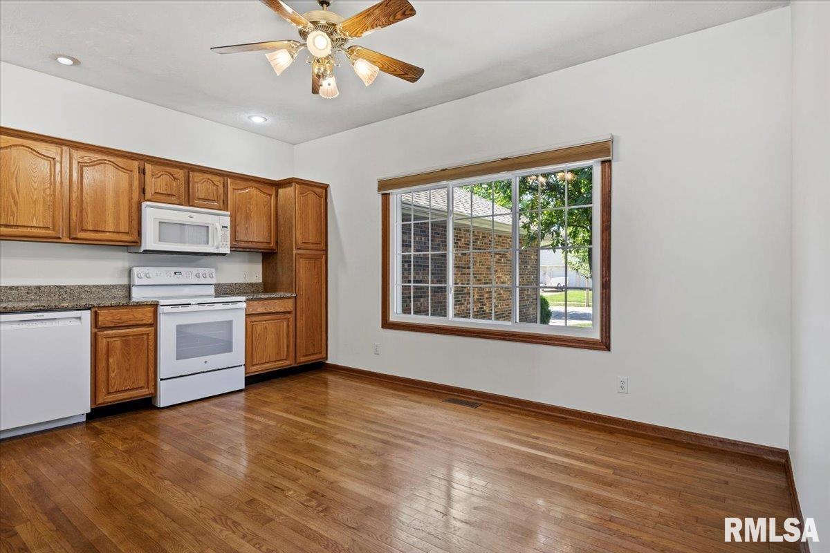 5004 Eagle Ridge Springfield, IL 62711 - Photo 5 of 35