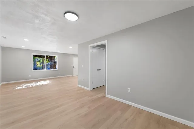 $389,000 | 10206 West 88th Terrace, Overland Park, KS 66212