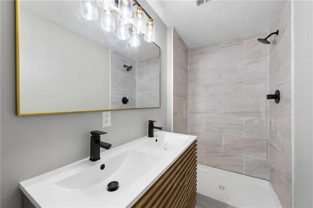 $389,000 | 10206 West 88th Terrace, Overland Park, KS 66212