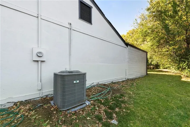 $389,000 | 10206 West 88th Terrace, Overland Park, KS 66212