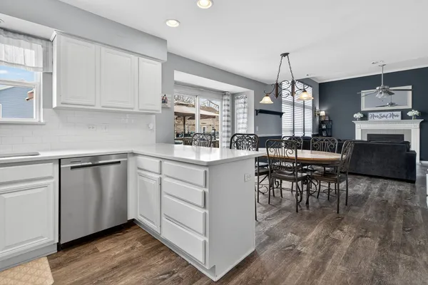 $369,900 | 5312 Floralwood Court, Plainfield, IL 60586