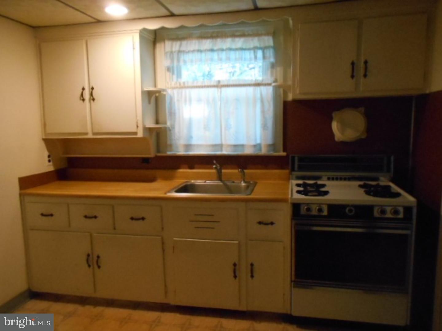 34 South State Road Springfield, PA 19064 - Photo 5 of 15 Kitchen