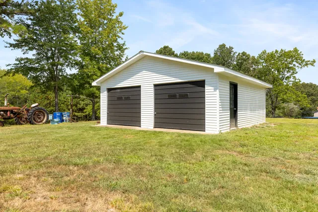 $594,500 | 2809 Country Club Drive, Centerville, TN 37033