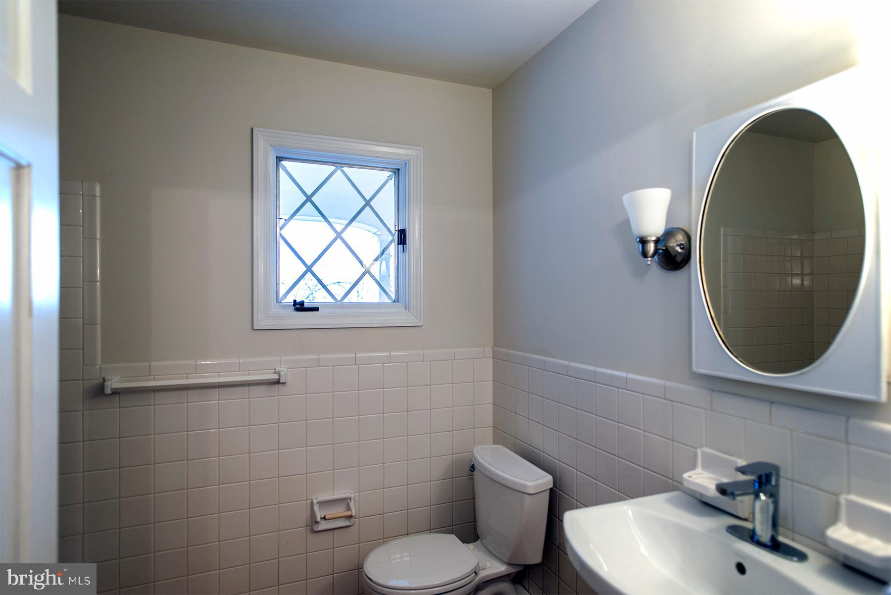 18747 Preston Road Hagerstown, MD 21742 - Photo 9 of 20 Bathroom