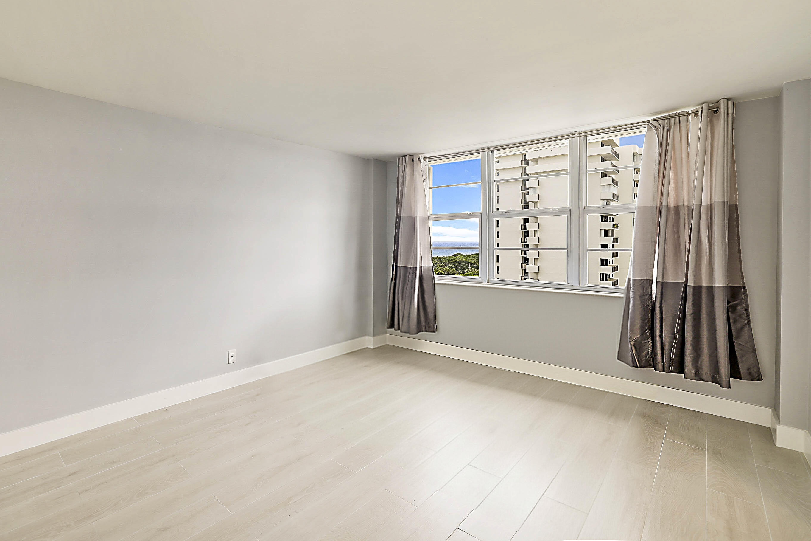 2121 North Ocean Boulevard, Unit 1103W Boca Raton, FL 33431 - Photo 10 of 55 Guest bedroom