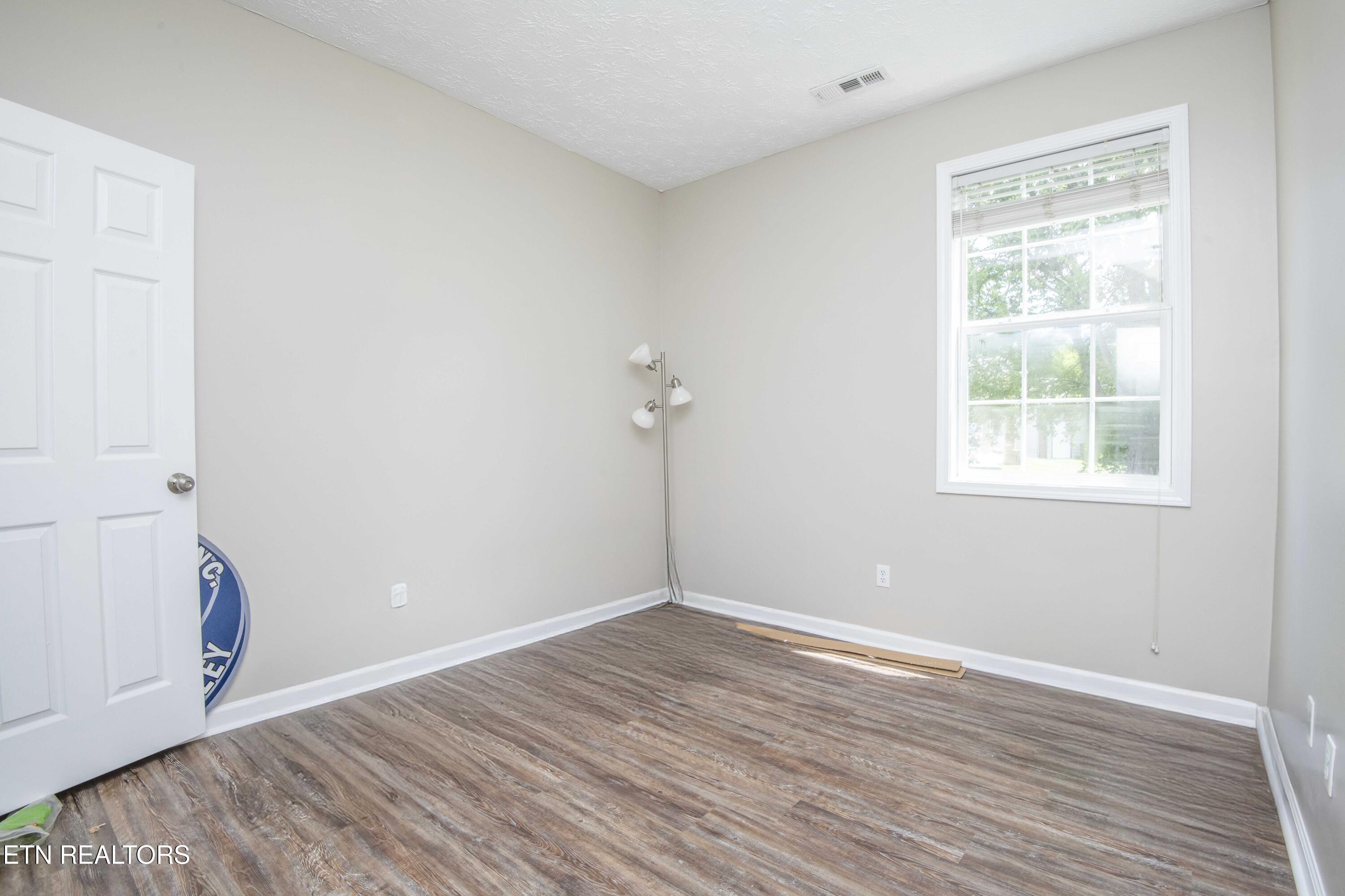 117 Channel Way Clinton, TN 37716 - Photo 28 of 39 27_1