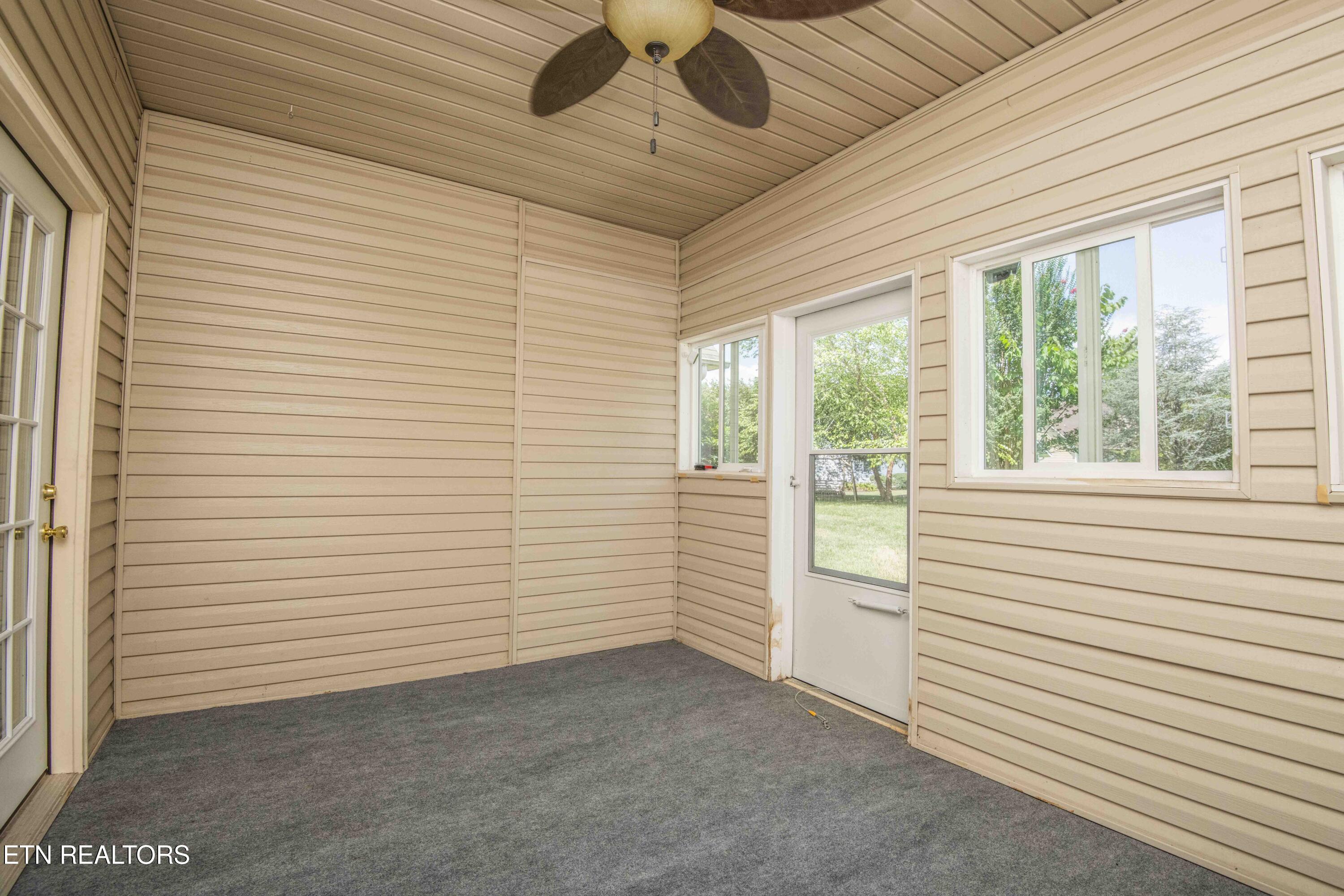 117 Channel Way Clinton, TN 37716 - Photo 31 of 39 30_1