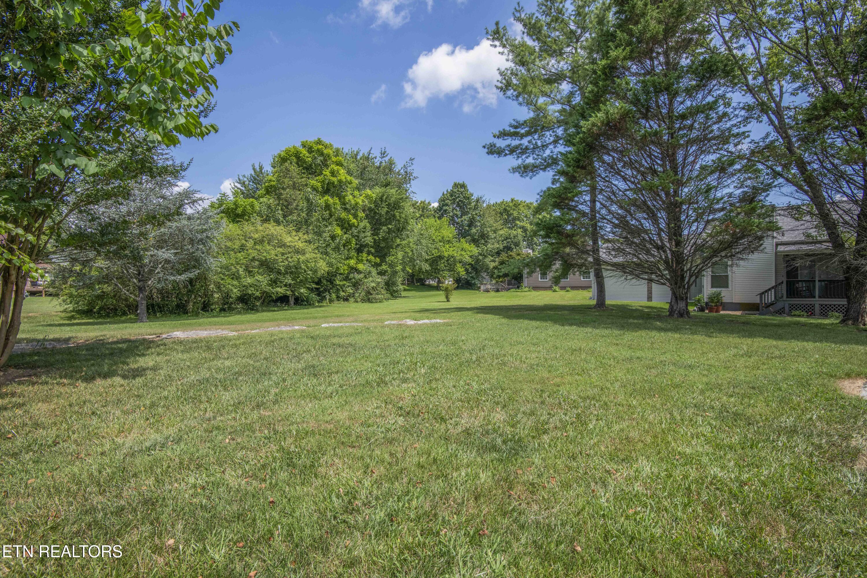 117 Channel Way Clinton, TN 37716 - Photo 37 of 39 36_1