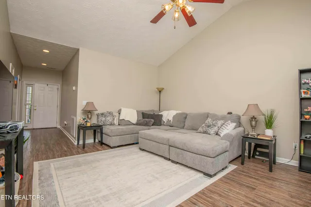 $2,100 | 117 Channel Way, Clinton, TN 37716