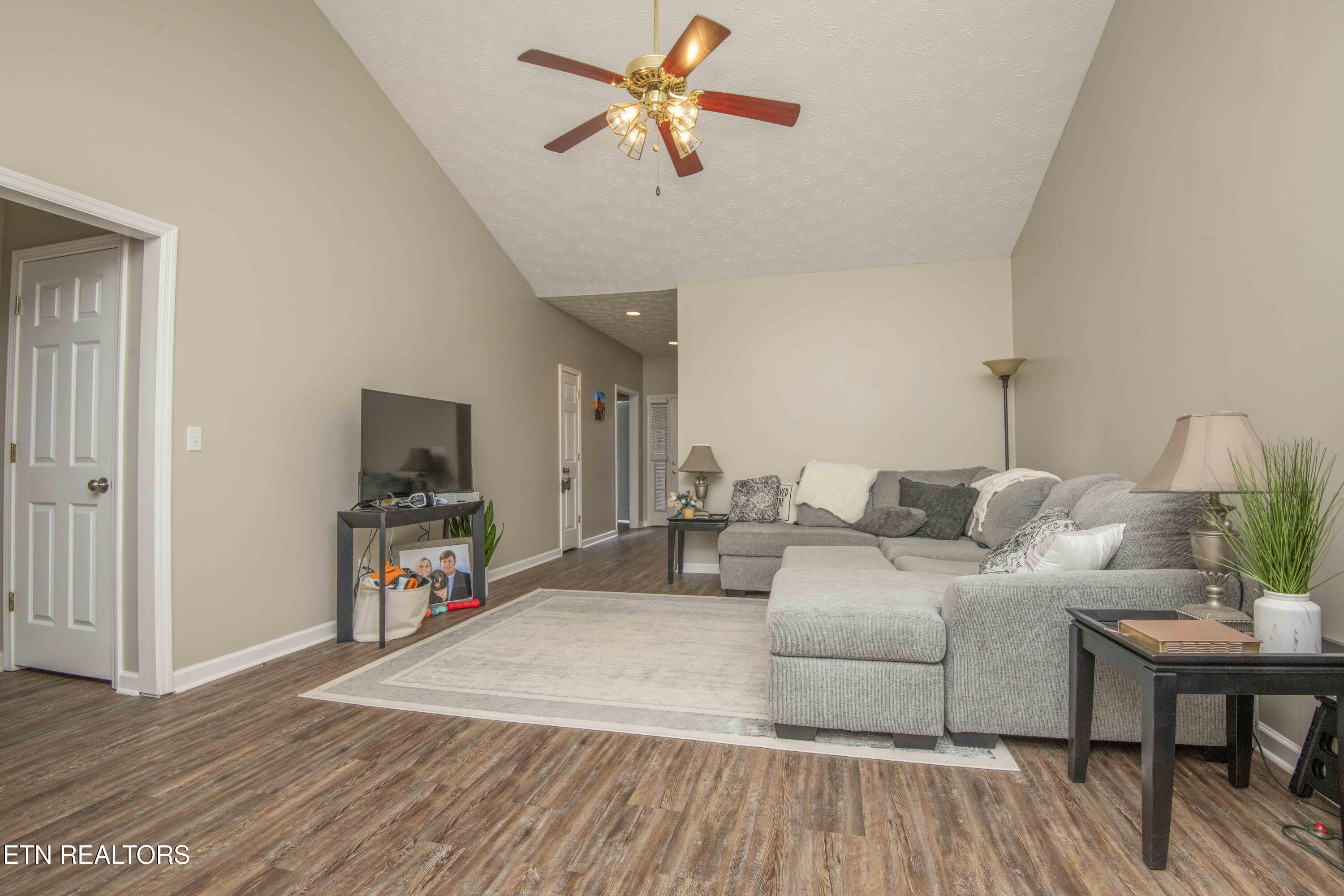 117 Channel Way Clinton, TN 37716 - Photo 8 of 39 8_1