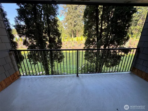 $2,100 | 6479 137th Avenue Northeast, Unit 361, Redmond, WA 98052